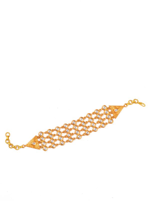 SHOWCASING AN EXCLUSIVE POLKI STUDDED BRACELET BY JL