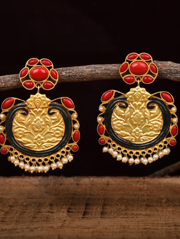 stud with embossed look coral stone, black enamel style with Stringing of Fresh Water Pearlss Earring Set.