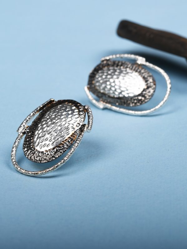 Promotes classic elegant oval pair Stud Earring.
