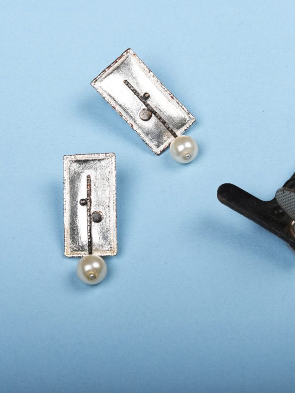 Introducing silver oxidized pearl styled fancy Stud Earring.