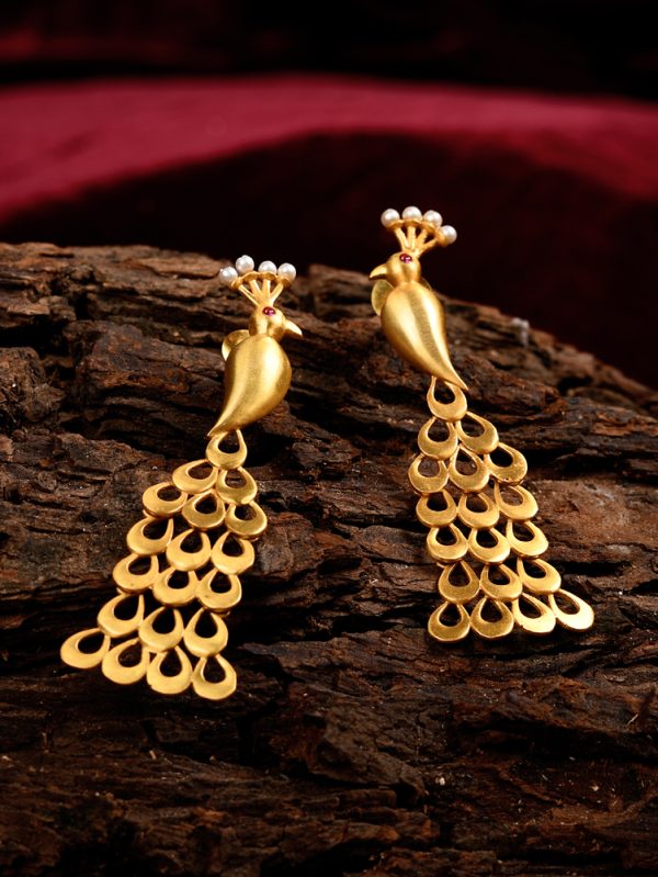 This ravishing earring features exquisite designer look with peacock & feathers.