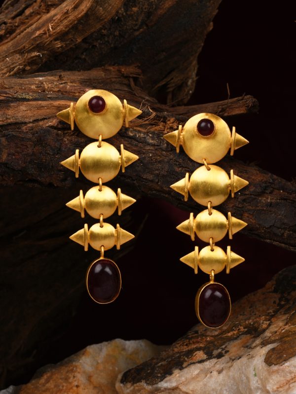 A luxurious Masterpiece with elegant composition of style draw attention to perfection.