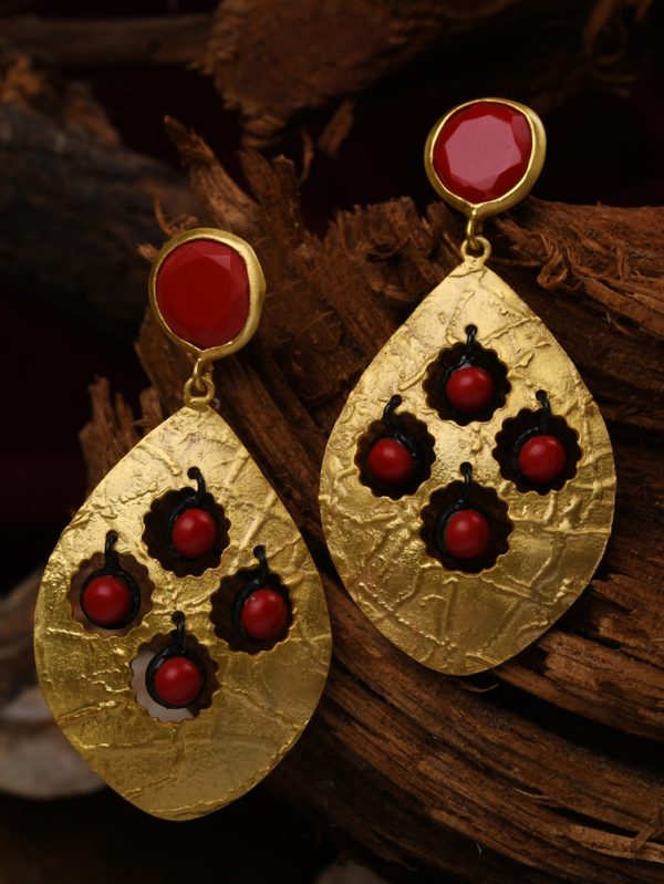 Absolute stunning handcrafted encrushed with synthetic moonga make it premium.
