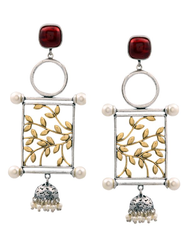 A Beautiful amalgamation of intricate craftsmanship & delicate stone make our ear is fit for festival.