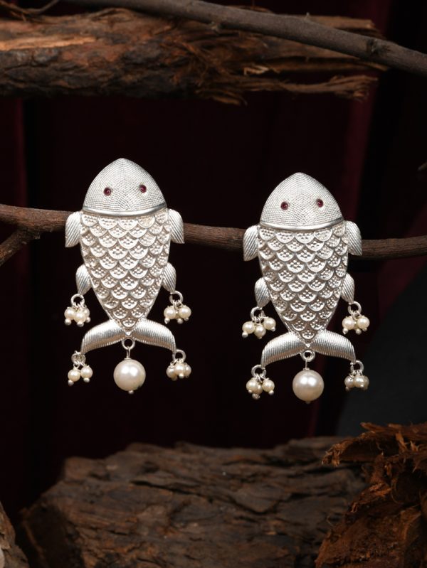 Designer Earrings for special moment in Silver Oxidised.