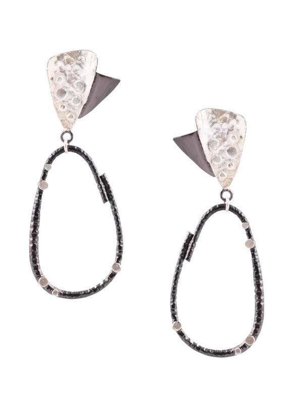 Simple Elegant Earrings with Texture Pattern.
