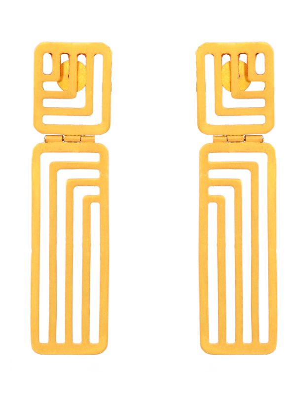 Vibrant stunning Earrings in Gold plate matte finish.
