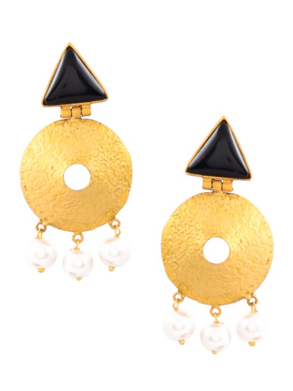 Dangle Earrings with black Onyx in Gold Plated and Fresh water Pearls.