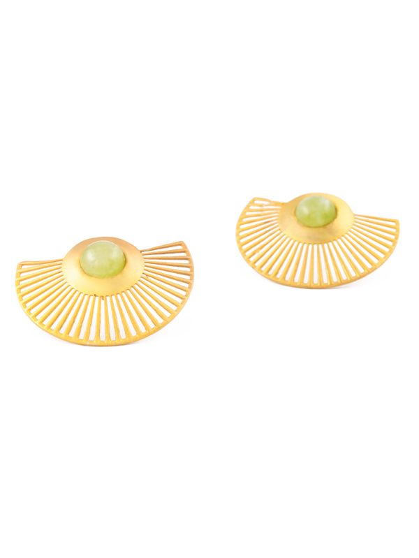 Exemplary lusture of magnificent Green Stone in wire Pattern Stud Earrings.