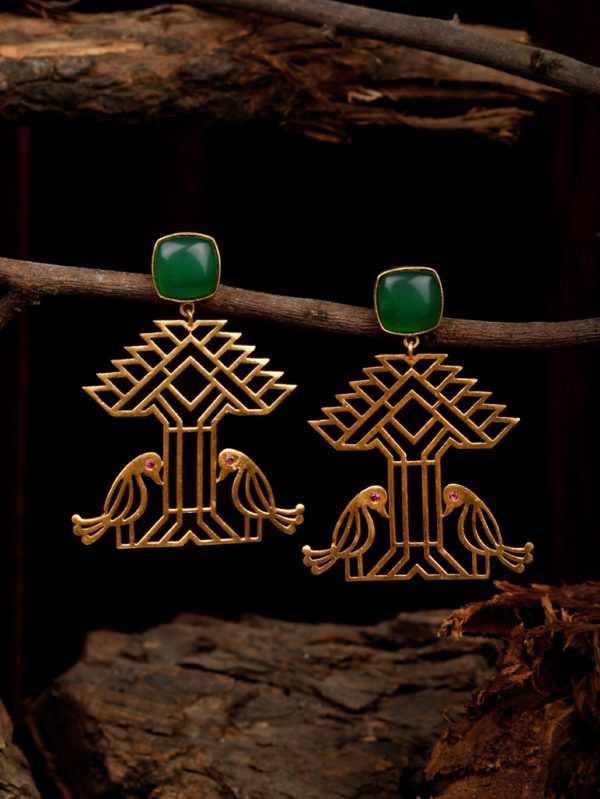 Exquisitely Designed and Crafted with Bird Theme & Green Stone.