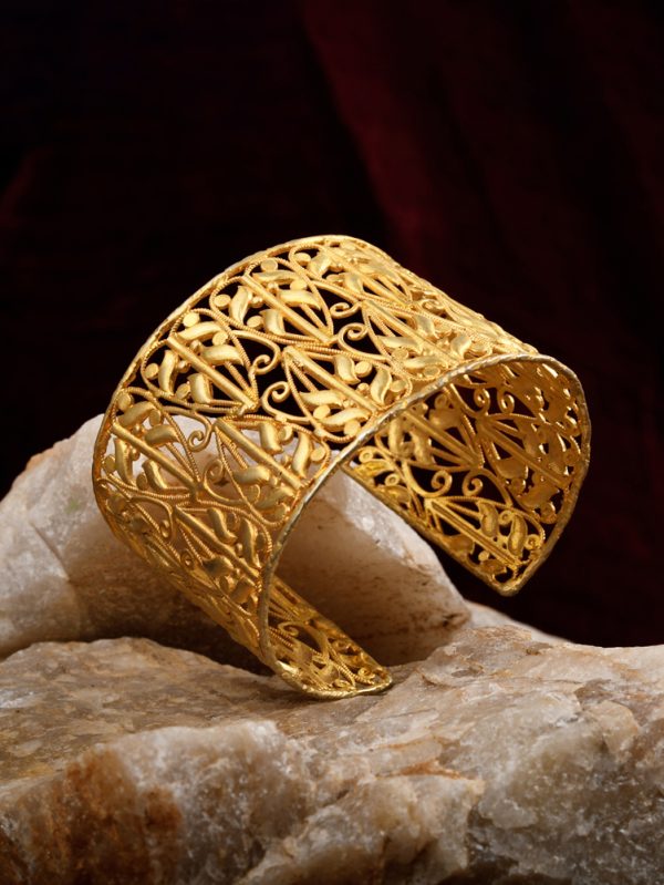 We Craft Jewellery with Emotions & Aspirations.