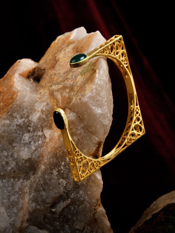 Gorgeous Square shaped openable kada is Goldplated.