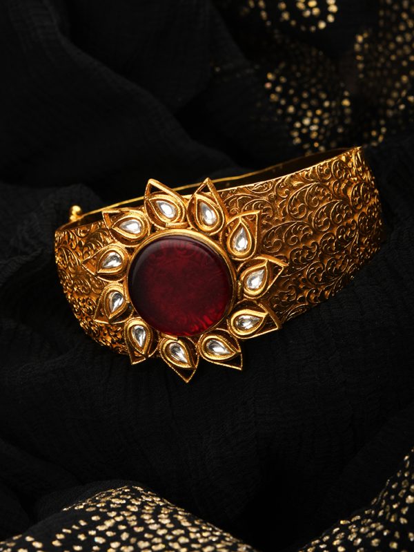 Vintage gold plated Textured Women stylish bangle.