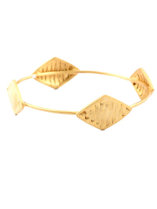 Vintage gold plated Textured Women stylish bangle.