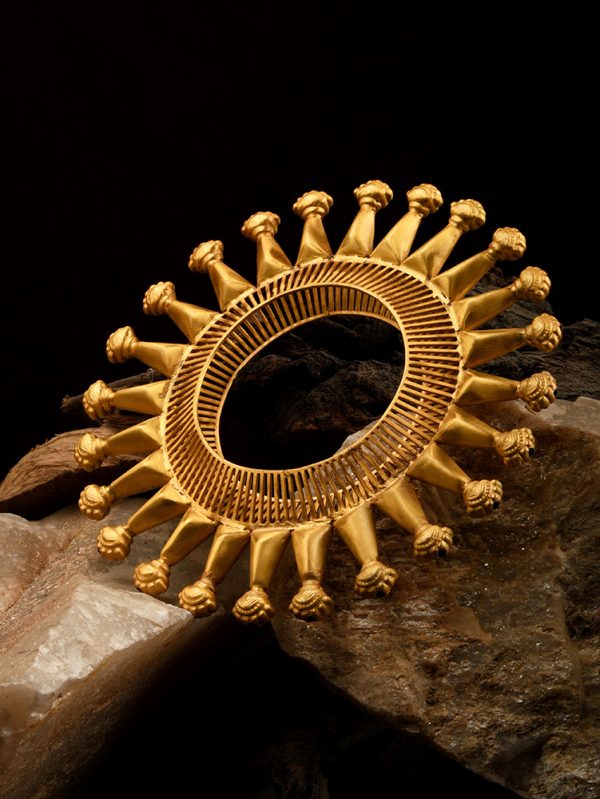 Vintage gold plated Textured Women stylish bangle.