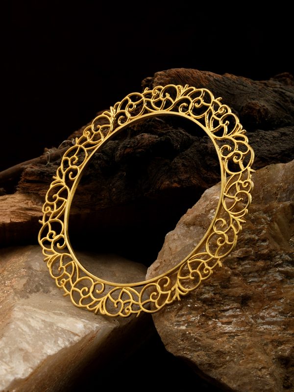 Vintage gold plated Textured Women stylish bangle.