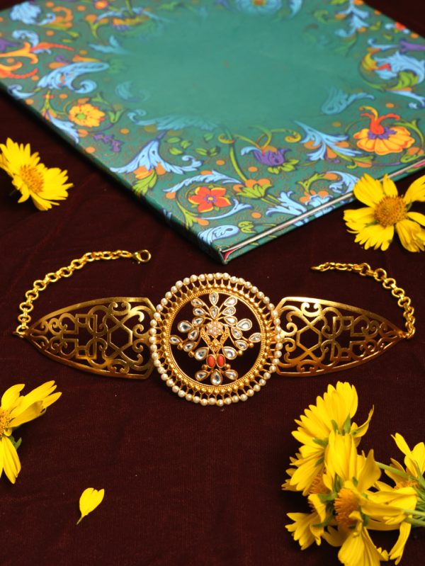 REFINE YOUR WAY TO ACCESSORIZE WITH JL WITH STUNNING NECKLACE