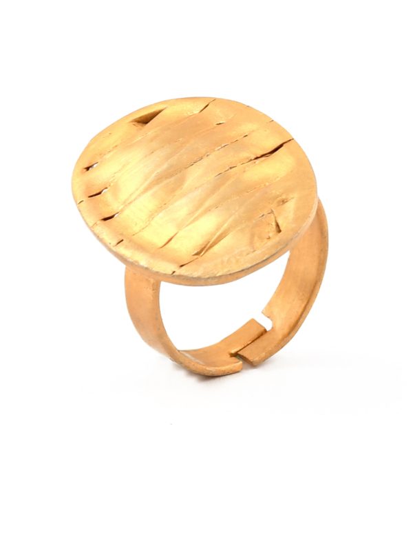 Intricate detailing of texture make ring shining.