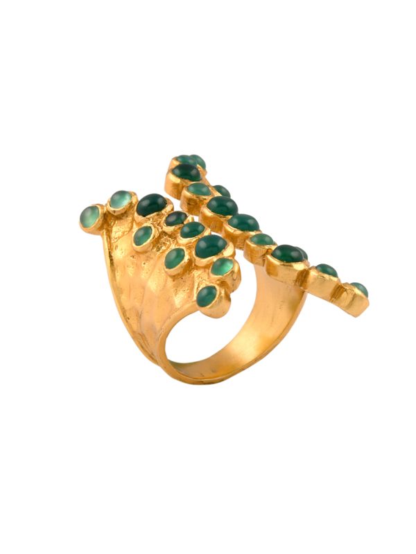 This ring is crafted using indicator stamping work and texted sheet.